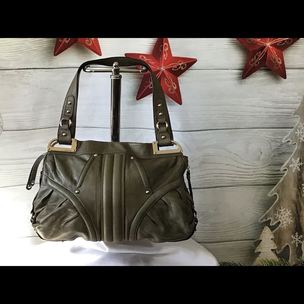 B. Makowsky handbag